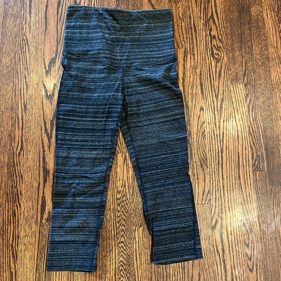 MATERNITY CROPPED LEGGINGS - Picture 2 of 6